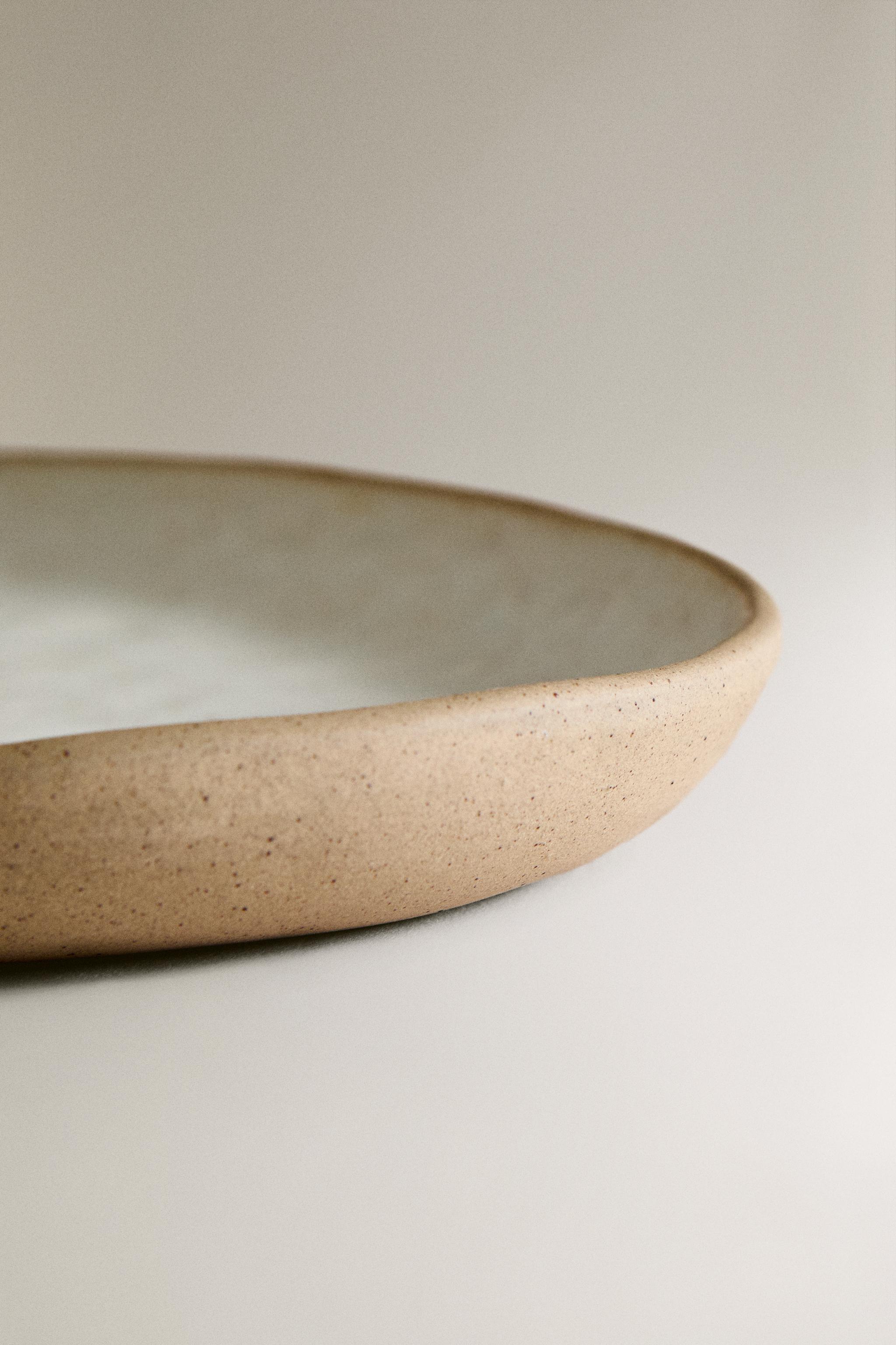 TEXTURED OVAL SERVING DISH